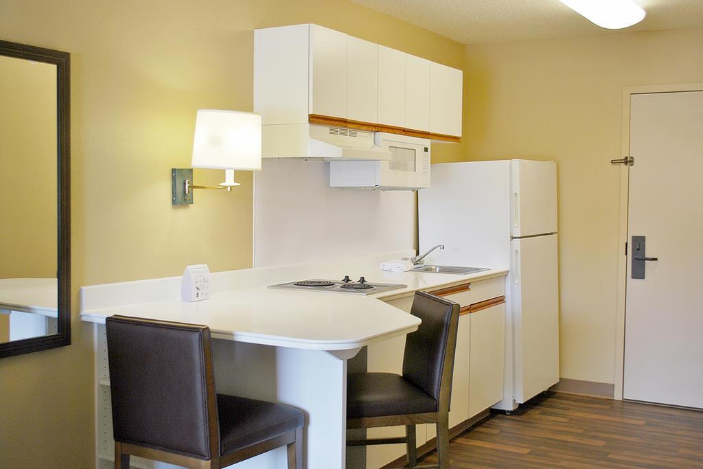 Extended Stay America Suites - Auburn Hills - University Drive Bagian luar foto